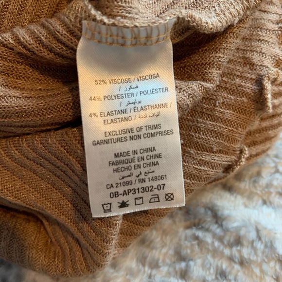 brown off the shoulder long sleeve - Picture 5 of 6